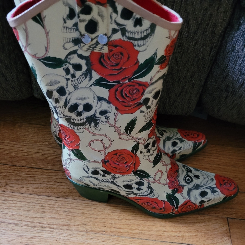 Nomad yippy natural w/rose & skull size 9